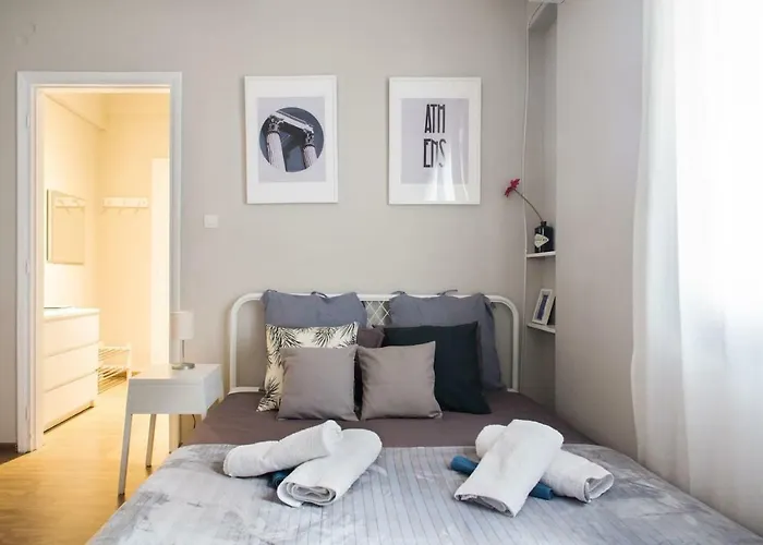 Your Stay Next To Acropolis!