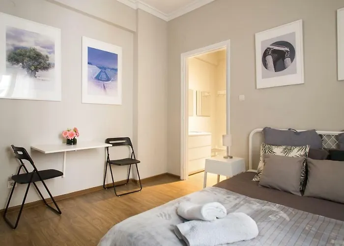 Your Stay Next To Acropolis!